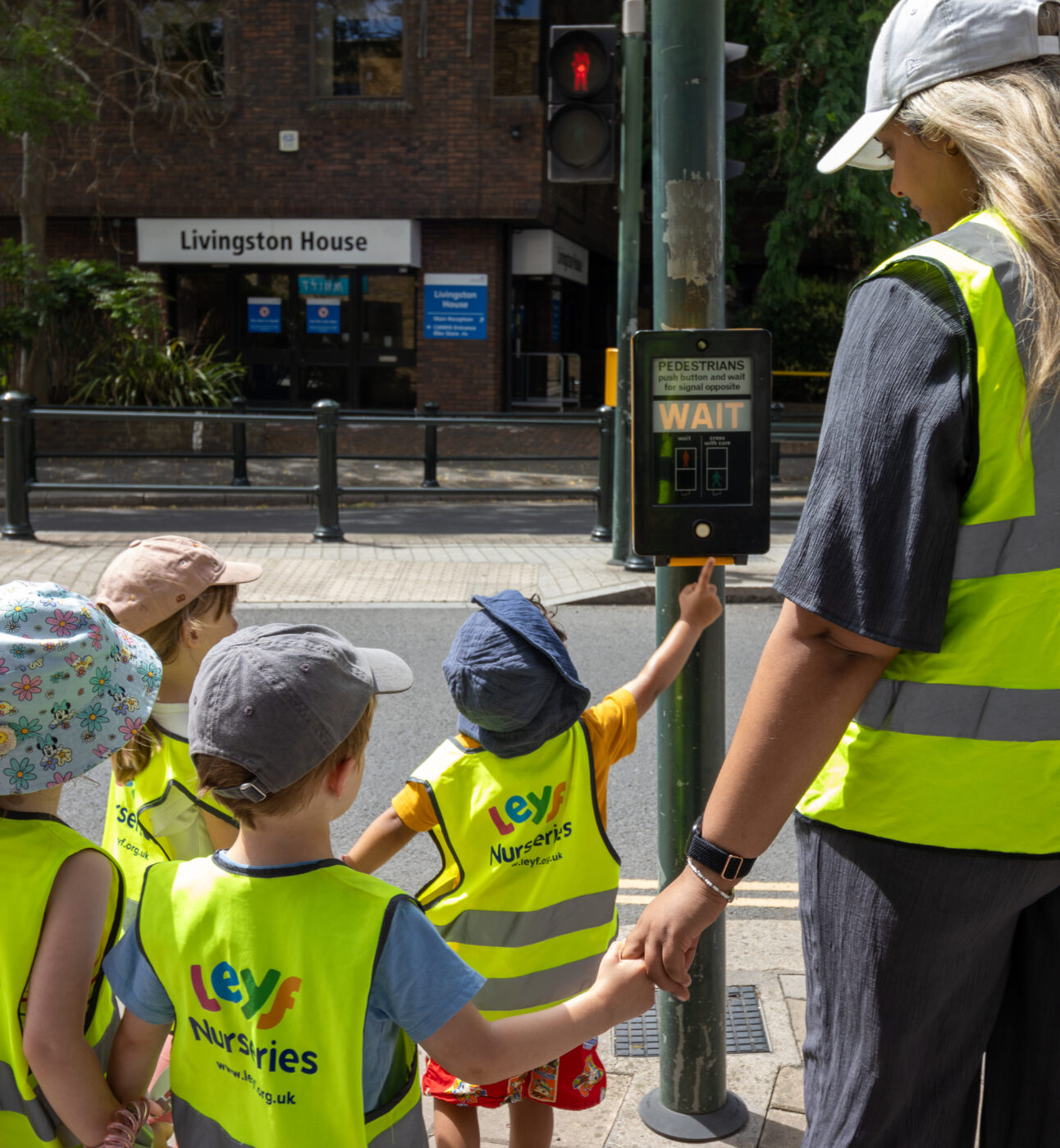 Exploring the local community at LEYF Bushy Tails