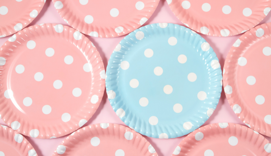 paper plates with a spotted pattern